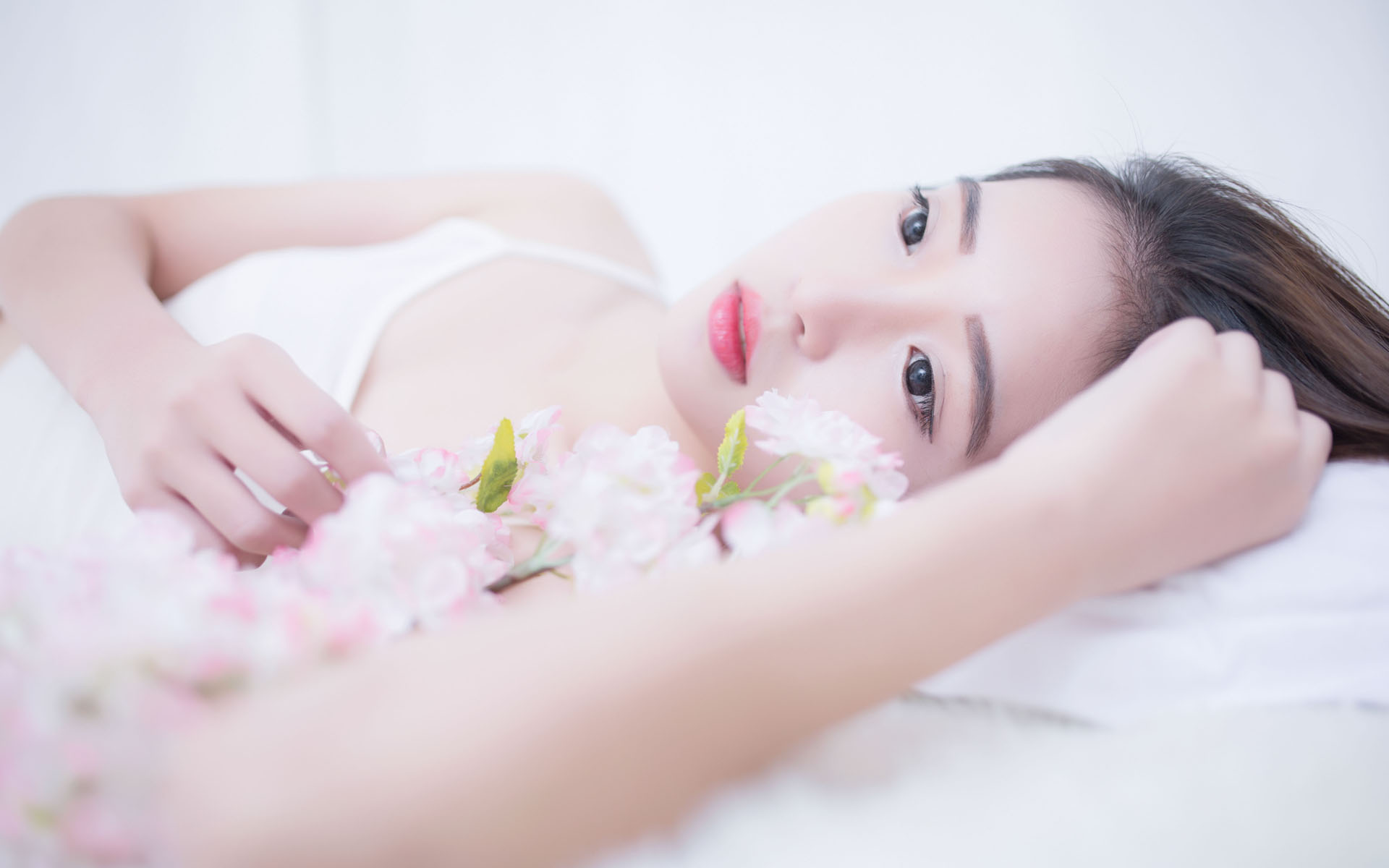 这里装得下公文包 也容得下安全帽！